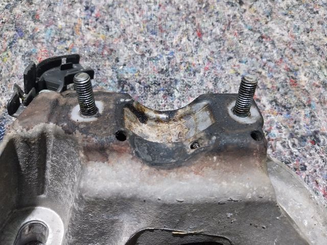 bontott AUDI A4 B6 Motor Tartó Bak Jobb