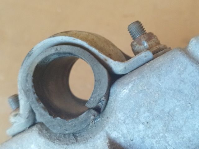 bontott AUDI A4 B6 Motor Tartó Bak Jobb