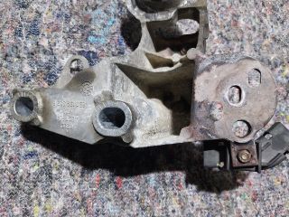 bontott AUDI A4 B6 Motor Tartó Bak Jobb