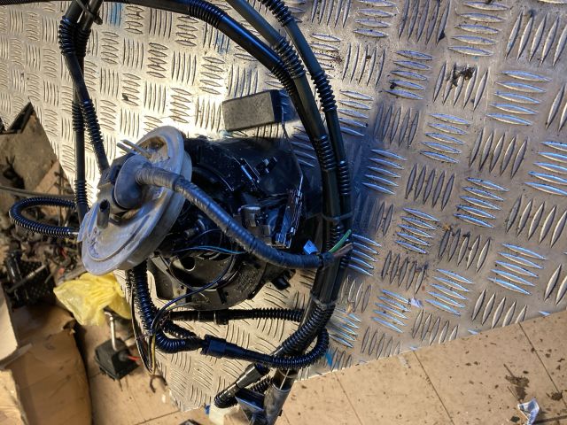 bontott AUDI A4 B6 Üzemanyag Szivattyú