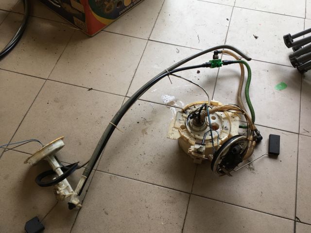 bontott AUDI A4 B6 Üzemanyag Szivattyú