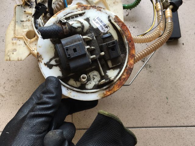 bontott AUDI A4 B6 Üzemanyag Szivattyú