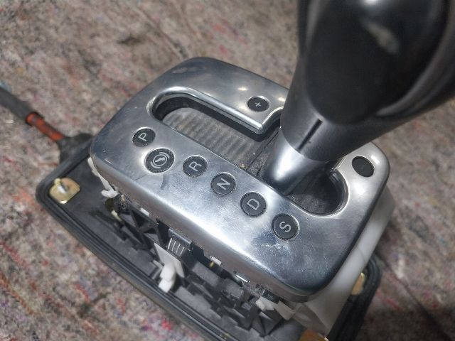 bontott AUDI A4 B6 Váltó Kulissza