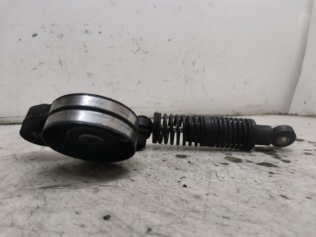 bontott AUDI A4 B6 Szíjfeszítő Görgő