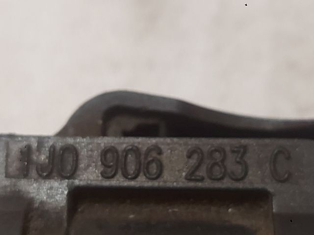 bontott AUDI A4 B6 Turbó Vákum Szelep