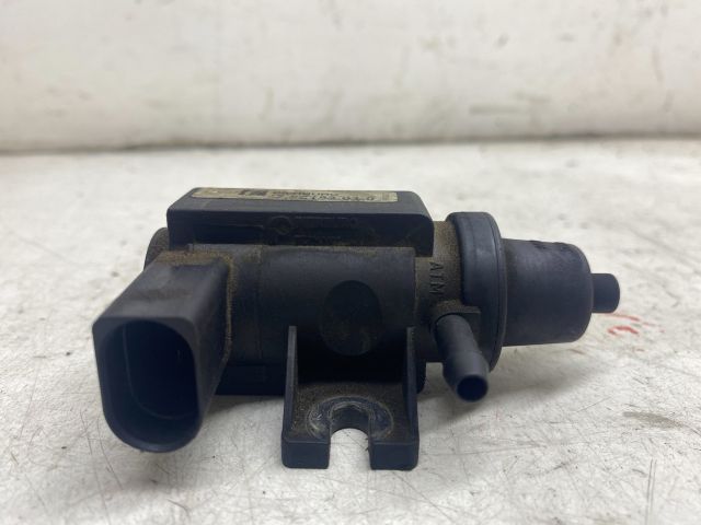 bontott AUDI A4 B6 Turbó Vákum Szelep