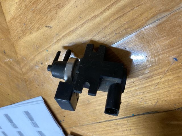 bontott AUDI A4 B6 Turbó Vákum Szelep