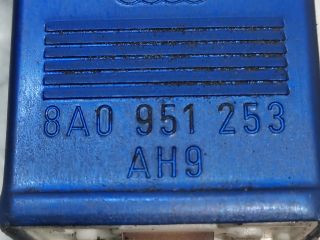 bontott AUDI A4 B6 Üzemanyag Szivattyú Relé