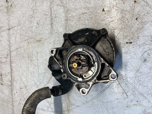 bontott AUDI A4 B6 Vákumpumpa
