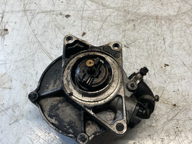 bontott AUDI A4 B6 Vákumpumpa