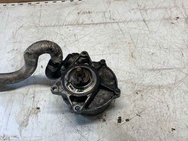 bontott AUDI A4 B6 Vákumpumpa