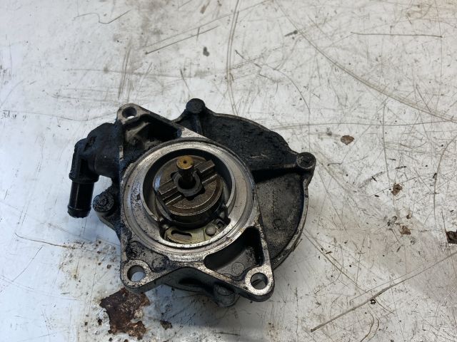 bontott AUDI A4 B6 Vákumpumpa