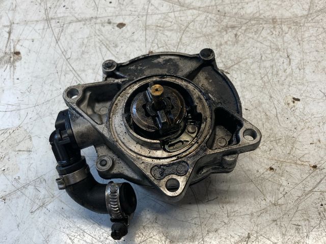 bontott AUDI A4 B6 Vákumpumpa