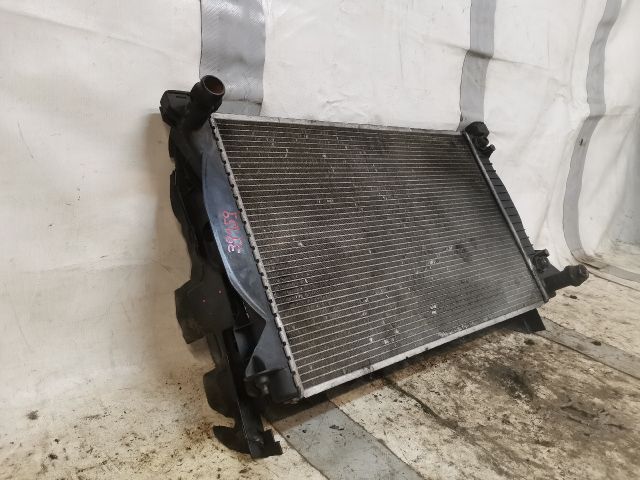 bontott AUDI A4 B6 Vízhűtő Radiátor (Klímás)