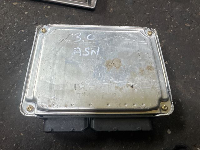 bontott AUDI A4 B6 Motorvezérlő