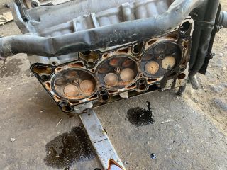 bontott AUDI A4 B6 Bal Hengerfej (V-Motor/Boxer)