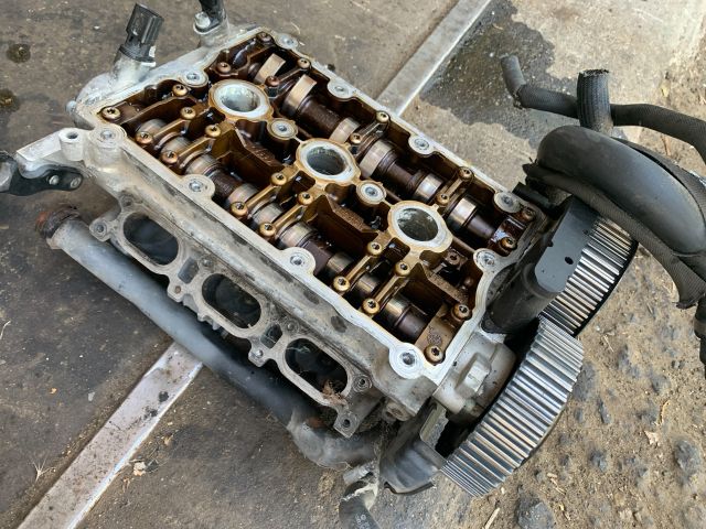 bontott AUDI A4 B6 Bal Hengerfej (V-Motor/Boxer)