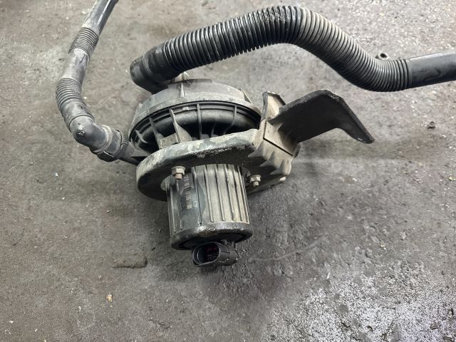 bontott AUDI A4 B6 Szekunder Levegő Szivattyú