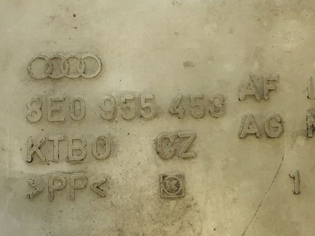 bontott AUDI A4 B6 Ablakmosó Tartály