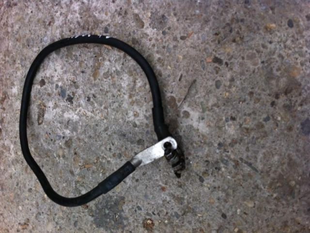 bontott AUDI A4 B6 Akkumulátor Saru