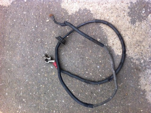 bontott AUDI A4 B6 Akkumulátor Saru