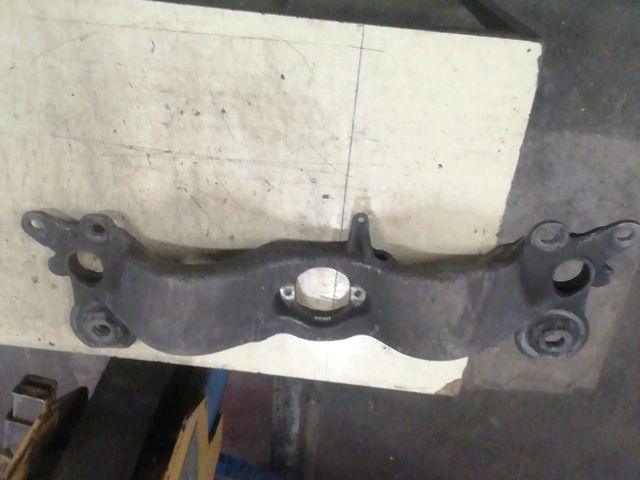 bontott AUDI A4 B6 Alsó Kereszttartó