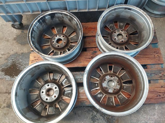 bontott AUDI A4 B6 Alufelni Szett