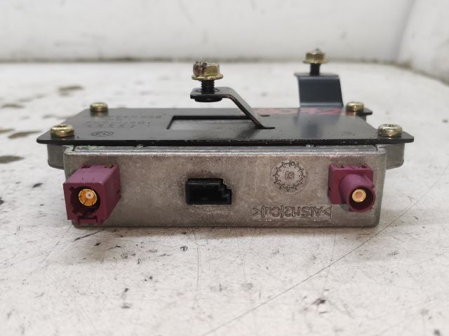 bontott AUDI A4 B6 Antenna Erősítő