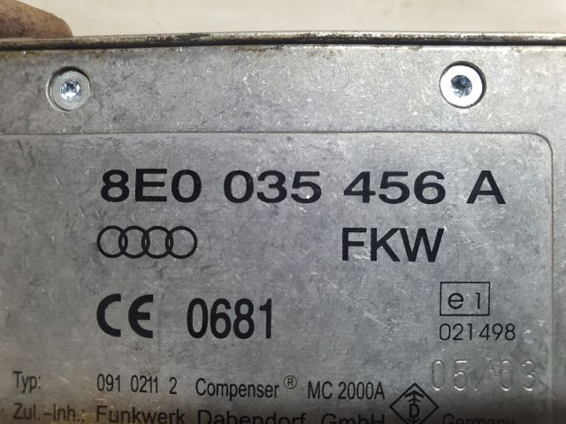 bontott AUDI A4 B6 Antenna Erősítő