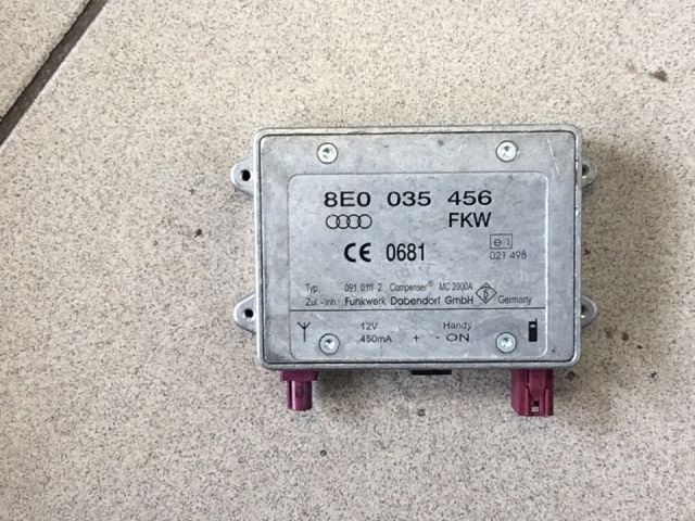 bontott AUDI A4 B6 Antenna Erősítő