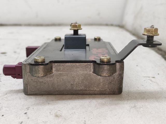 bontott AUDI A4 B6 Antenna Erősítő