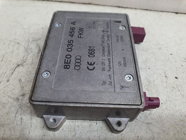 bontott AUDI A4 B6 Antenna Erősítő