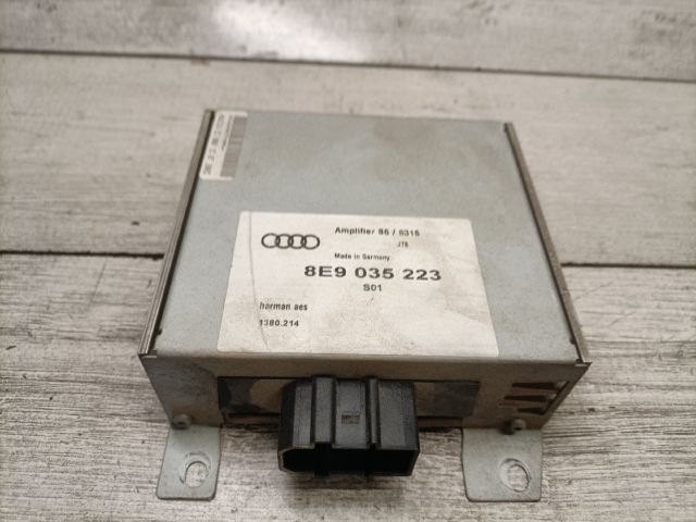 bontott AUDI A4 B6 Antenna Erősítő