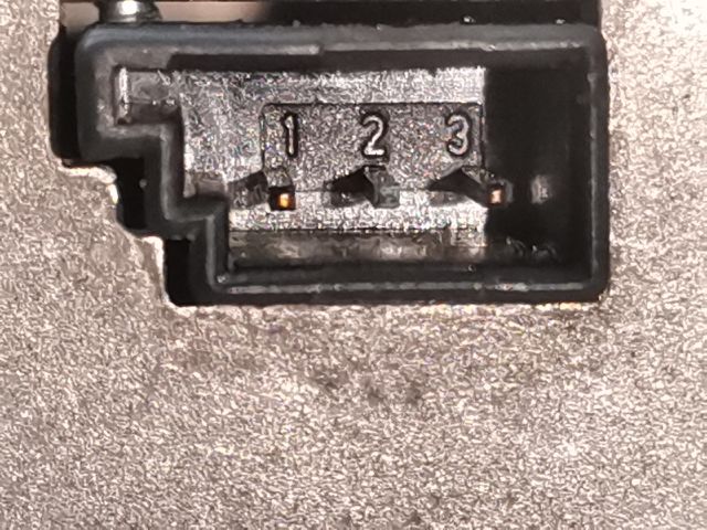 bontott AUDI A4 B6 Antenna Erősítő