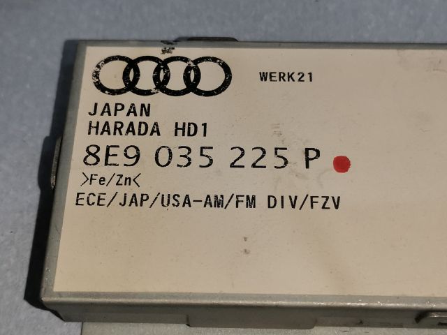 bontott AUDI A4 B6 Antenna Erősítő