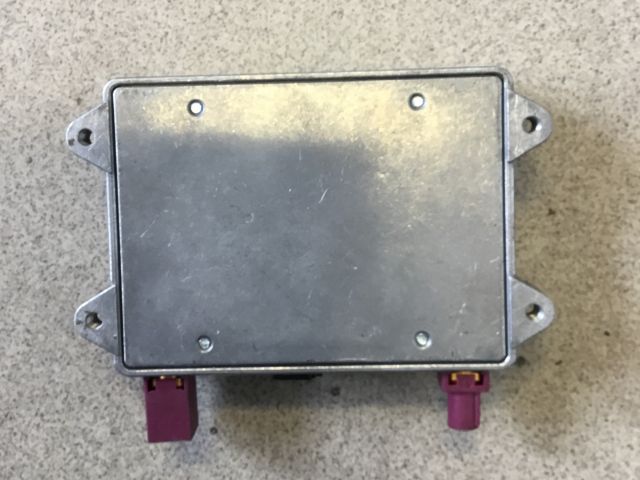 bontott AUDI A4 B6 Antenna Erősítő