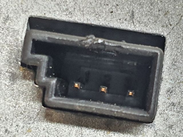 bontott AUDI A4 B6 Antenna Erősítő