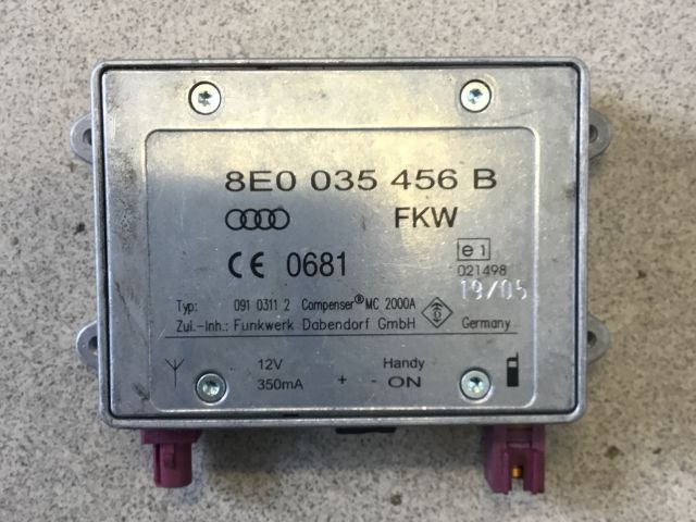 bontott AUDI A4 B6 Antenna Erősítő