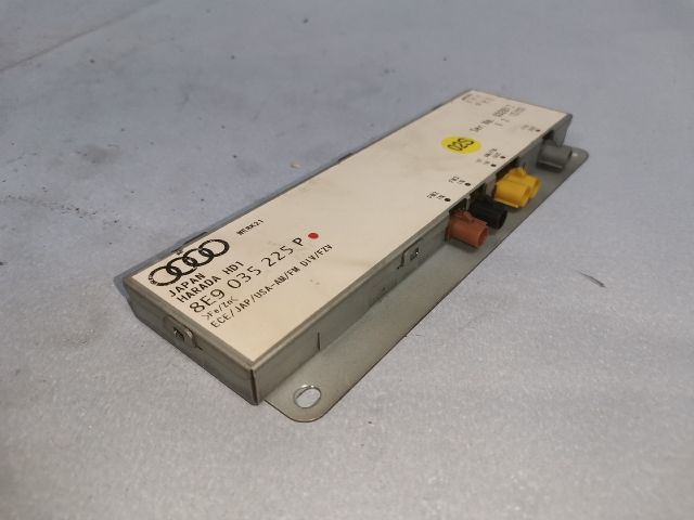 bontott AUDI A4 B6 Antenna Erősítő