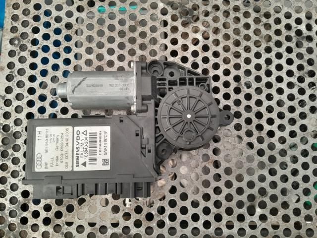 bontott AUDI A4 B6 Bal első Ablakemelő Motor