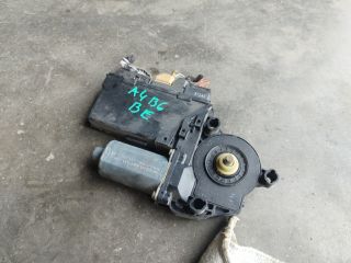 bontott AUDI A4 B6 Bal első Ablakemelő Motor