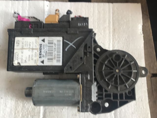 bontott AUDI A4 B6 Bal első Ablakemelő Motor