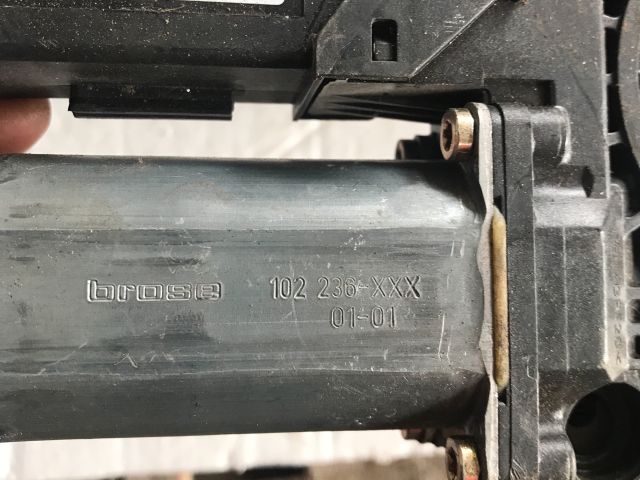 bontott AUDI A4 B6 Bal első Ablakemelő Motor