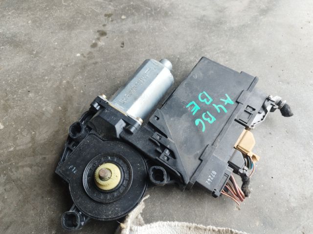 bontott AUDI A4 B6 Bal első Ablakemelő Motor