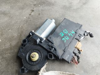 bontott AUDI A4 B6 Bal első Ablakemelő Motor