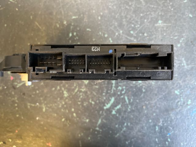 bontott AUDI A4 B6 Bal első Ablakemelő Motor