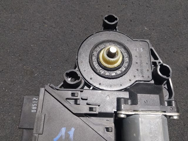 bontott AUDI A4 B6 Bal első Ablakemelő Motor