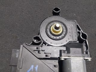 bontott AUDI A4 B6 Bal első Ablakemelő Motor