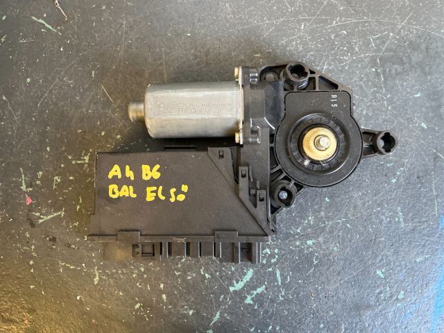 bontott AUDI A4 B6 Bal első Ablakemelő Motor