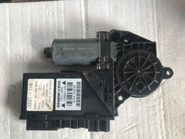 bontott AUDI A4 B6 Bal első Ablakemelő Motor